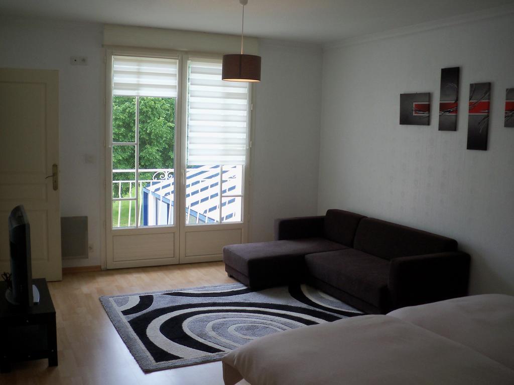 Les Vedieres Conflans-sur-Anille Exterior foto